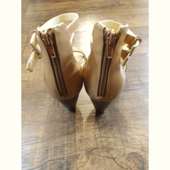 Nine West Tan Leather Strappy Sandal Cone Heel 8M - Picture 6 of 10